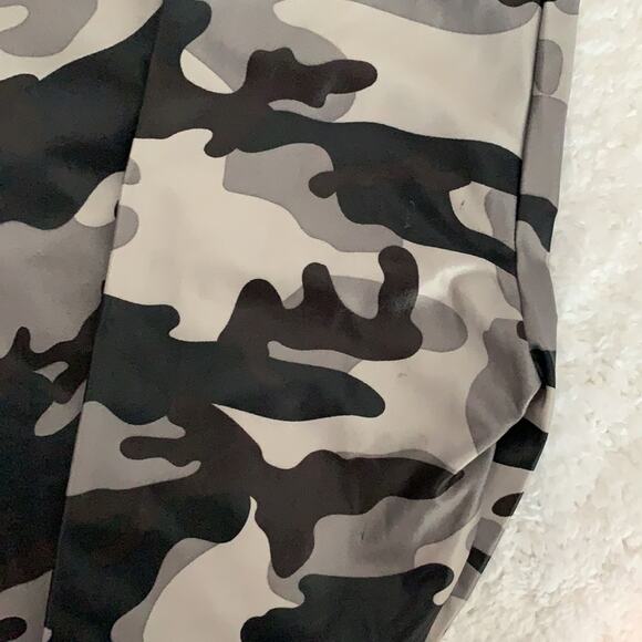 Koral Lustrous High Rise Legging- Lead Camouflage-S - Picture 8 of 8